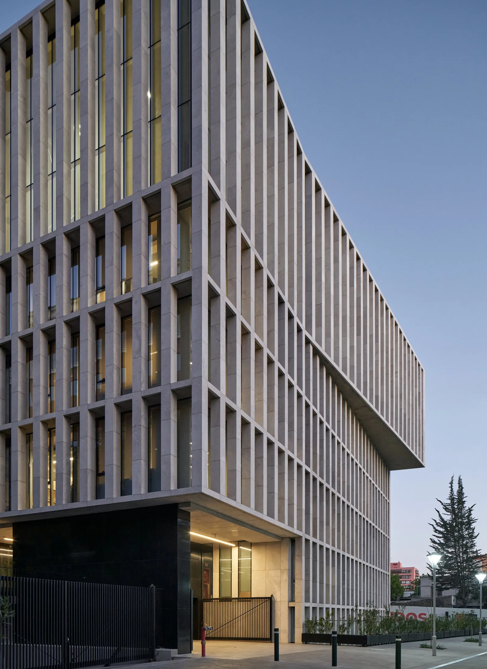 Universidad Autónoma, edificio de 7 pisos, vista 5
