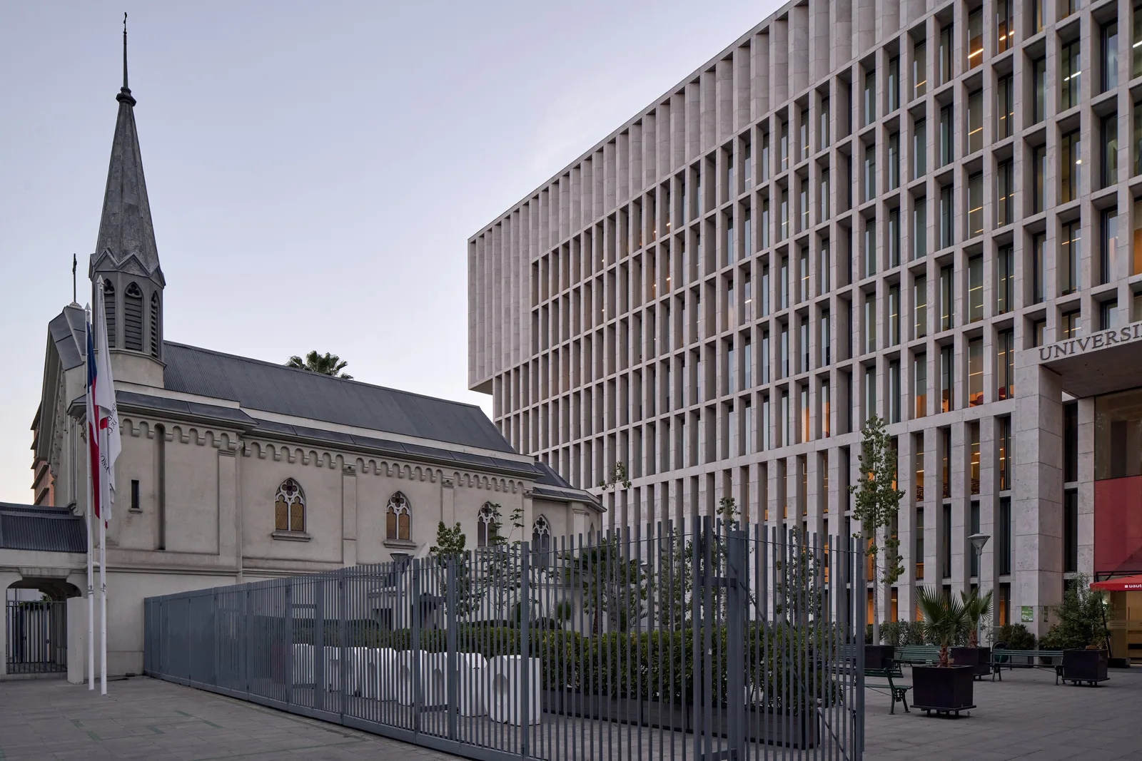 Universidad Autónoma, edificio de 7 pisos, vista 13