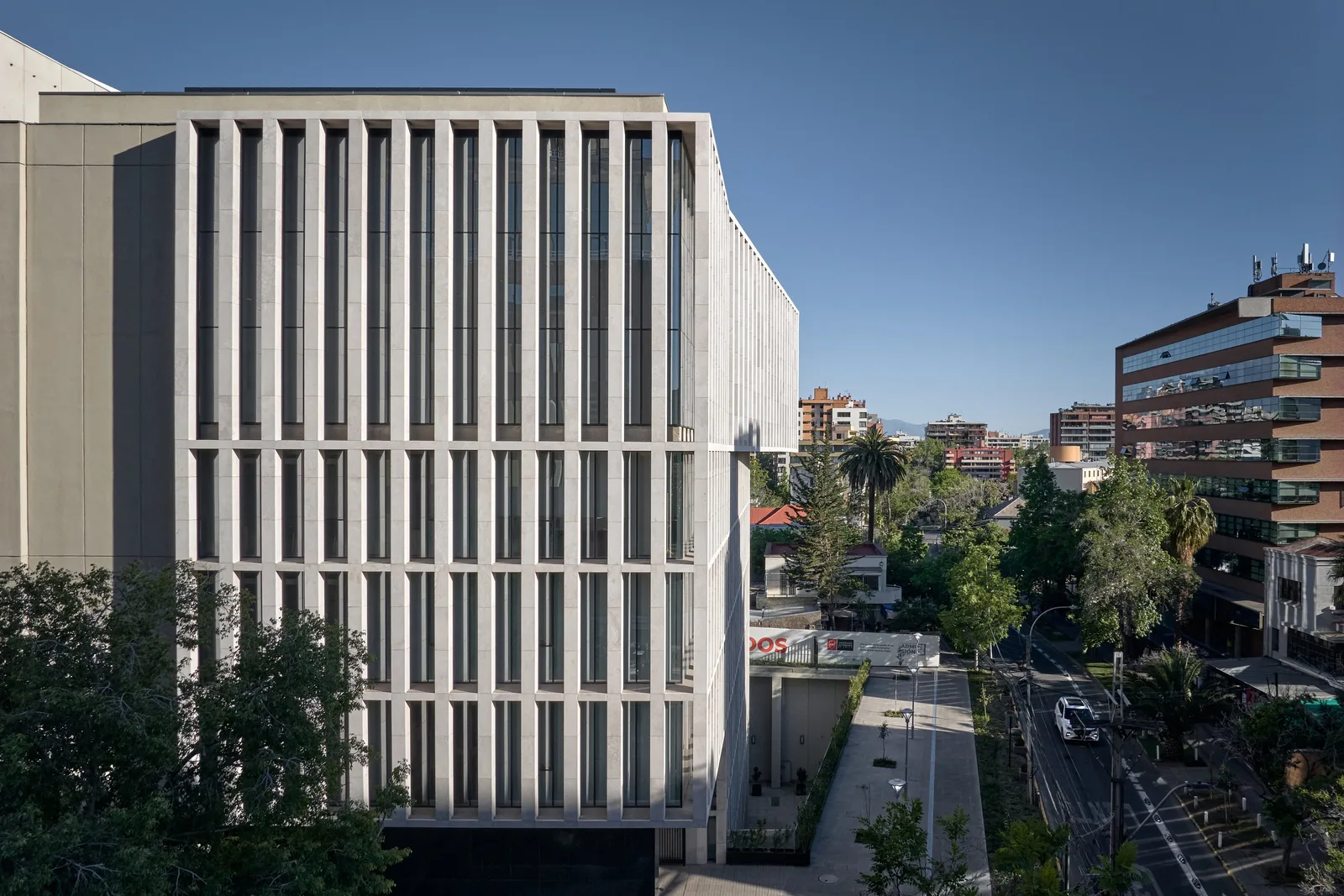 Universidad Autónoma, edificio de 7 pisos, vista 16