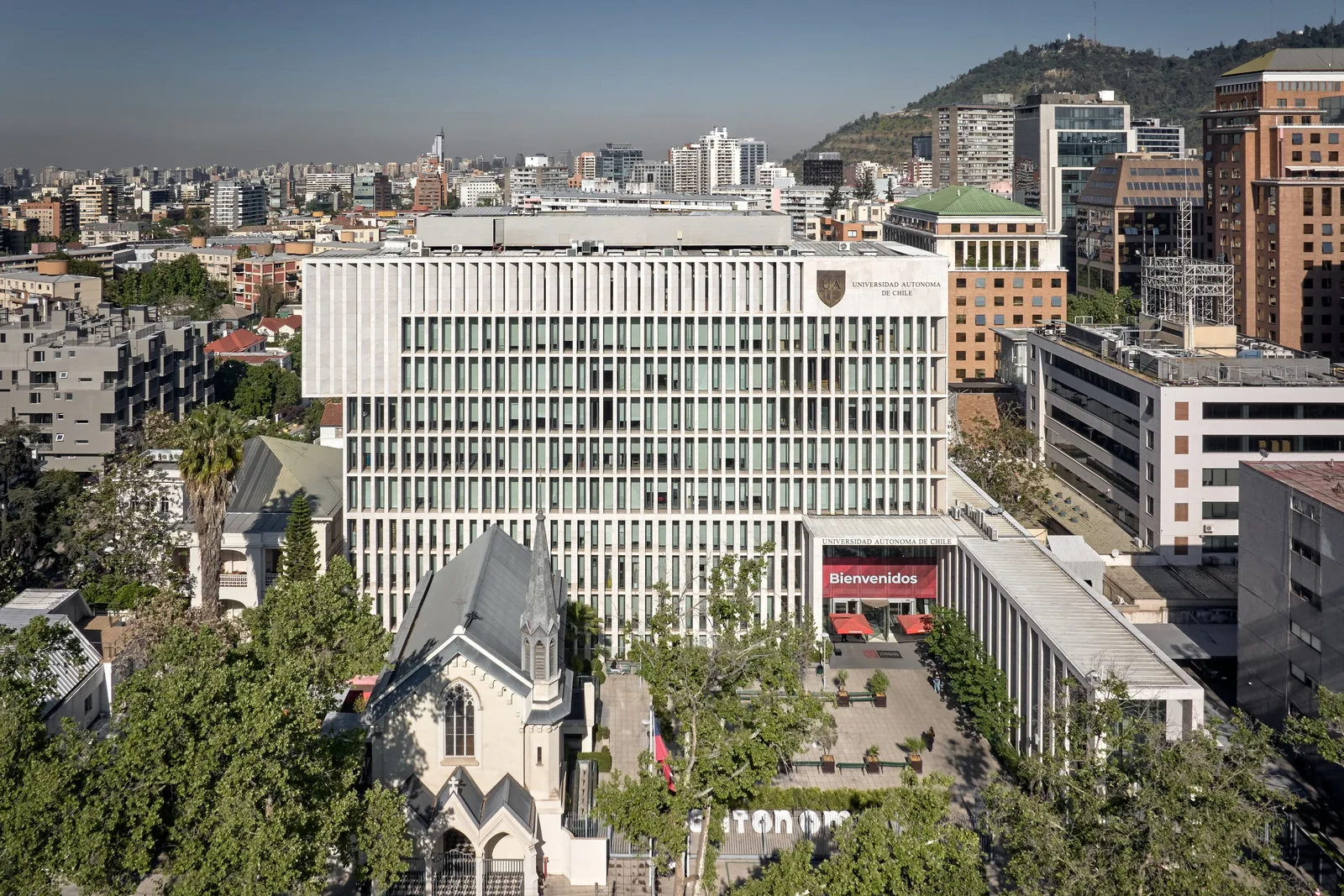 Universidad Autónoma, edificio de 7 pisos, vista 17